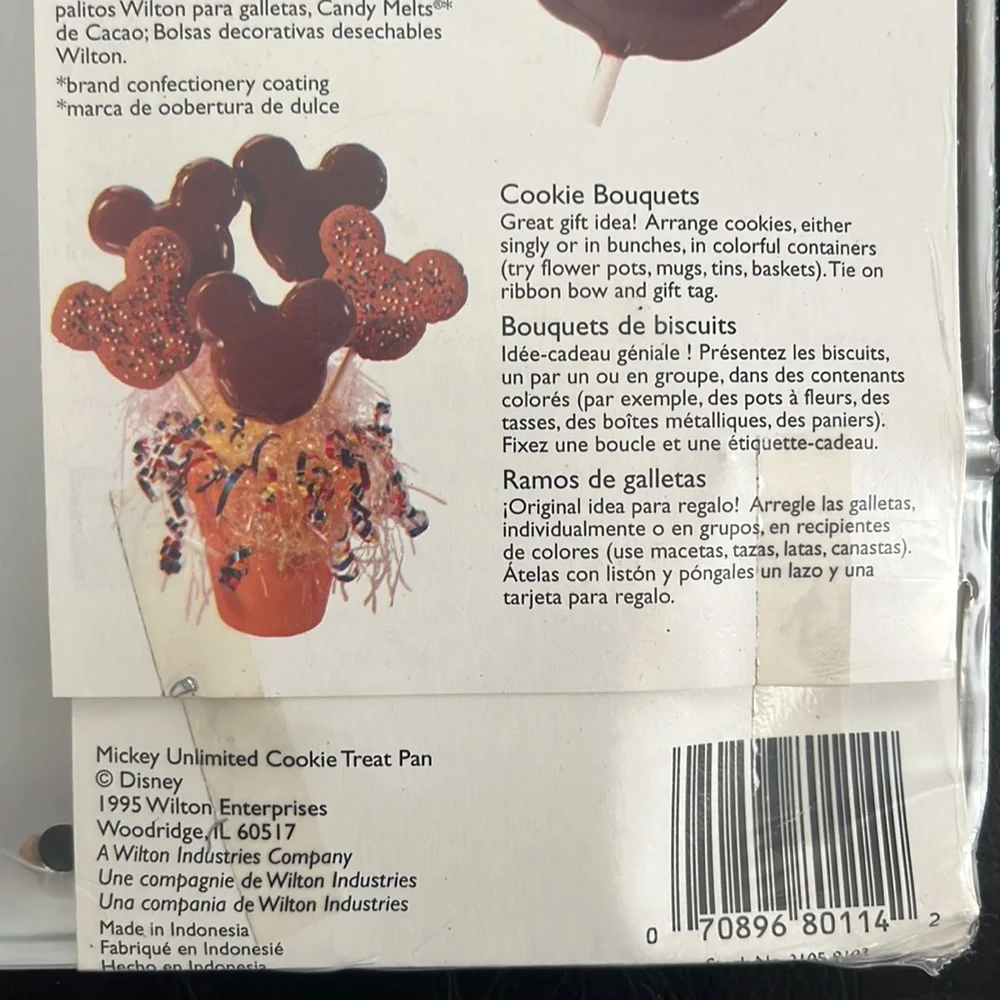 Mickey Mouse cookie treat pan by Wilton